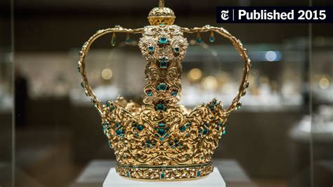 Kennete's Crown:  A Dazzling Journey Through Gold and Gemstones!