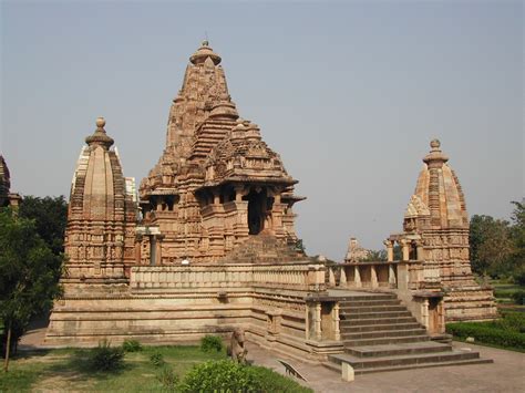 The Lakshmana Temple! A Symphony of Sandstone and Divine Devotion